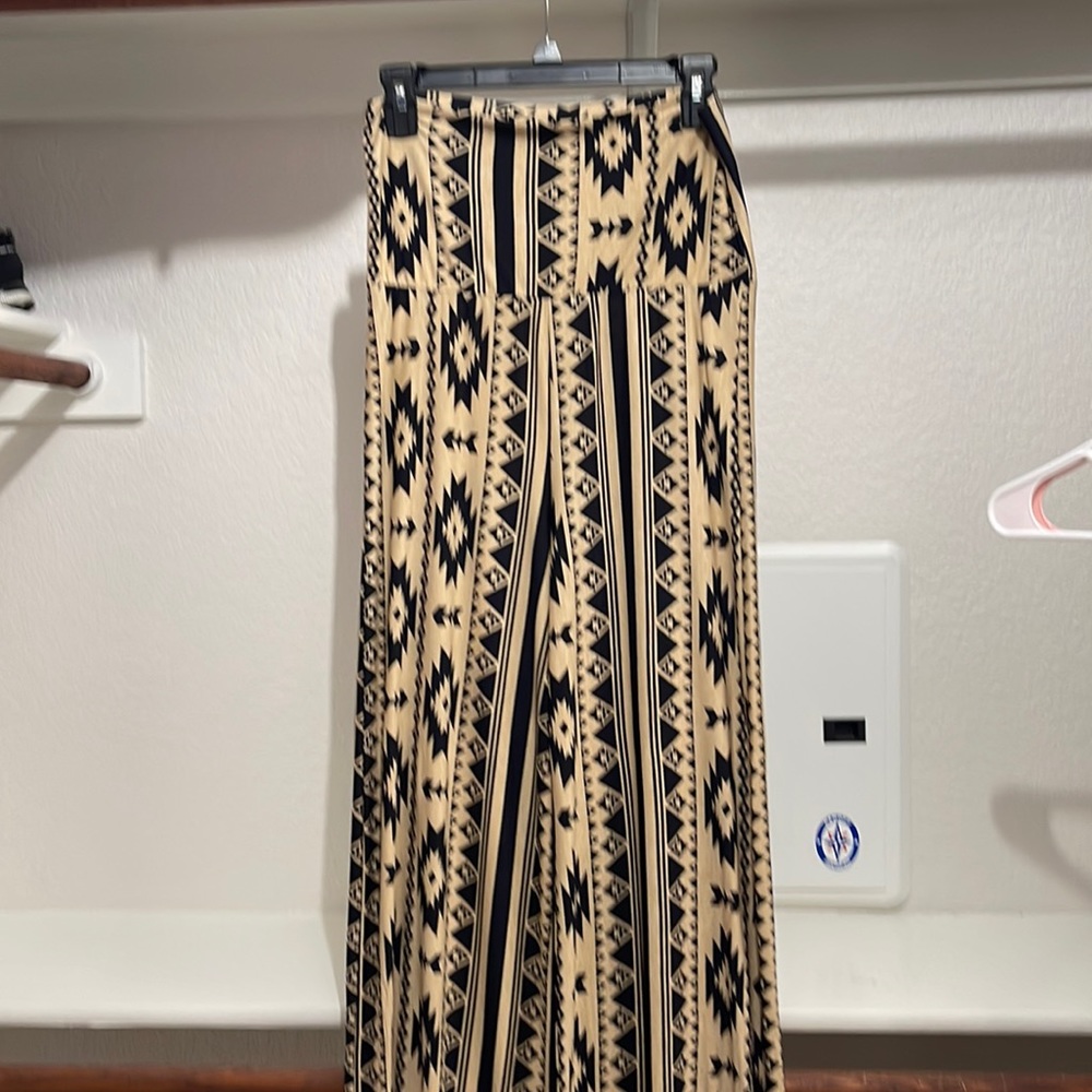 Boutique brand, 2 B together size small gaucho pants
